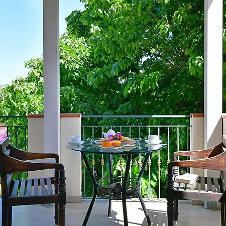 In Sicily Including Breakfast アパート